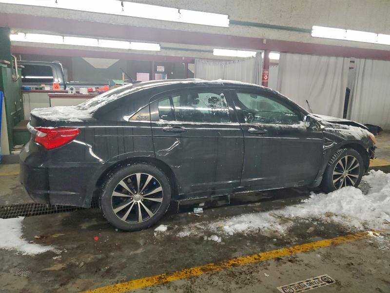 Photo 3 from auction – 2014 CHRYSLER 200 TOURIN with VIN 1C3CCBBB4EN102186