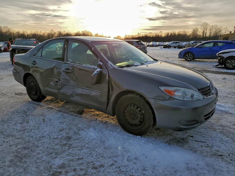 Photo 4 from auction – 2004 TOYOTA CAMRY LE with VIN 4T1BE32K44U900968