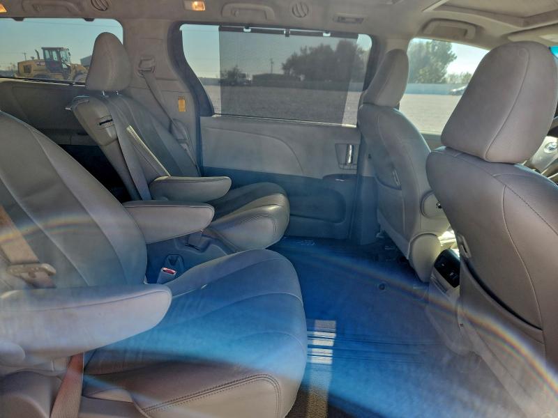 Photo 11 from auction – 2014 TOYOTA SIENNA XLE with VIN 5TDYK3DC8ES439728