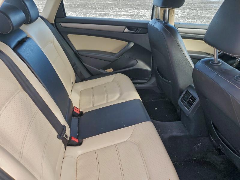 Photo 10 from auction – 2014 VOLKSWAGEN PASSAT SE with VIN 1VWBN7A3XEC036213