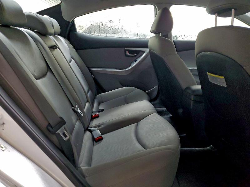Photo 10 from auction – 2012 HYUNDAI ELANTRA GL with VIN KMHDH4AE9CU460729