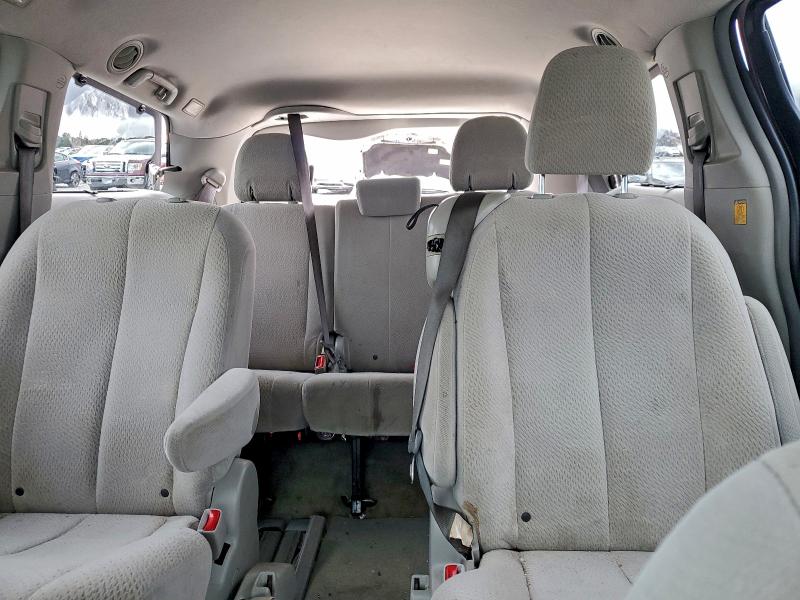 Photo 10 from auction – 2013 TOYOTA SIENNA LE with VIN 5TDKK3DCXDS387684