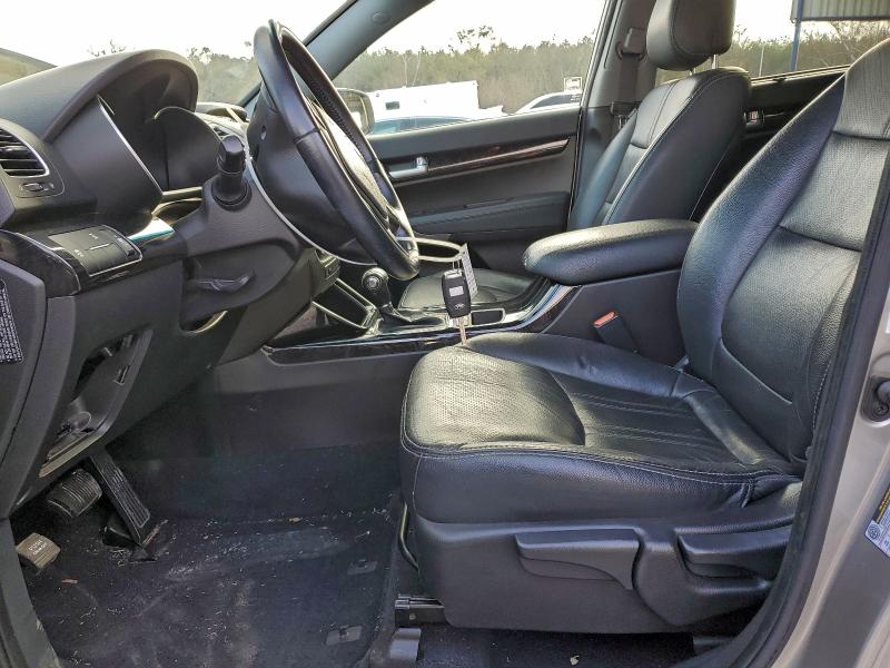 Photo 7 from auction – 2015 KIA SORENTO LX with VIN 5XYKTCA64FG642518