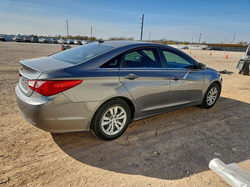 Photo 3 from auction – 2013 HYUNDAI SONATA GLS with VIN 5NPEB4AC4DH529508