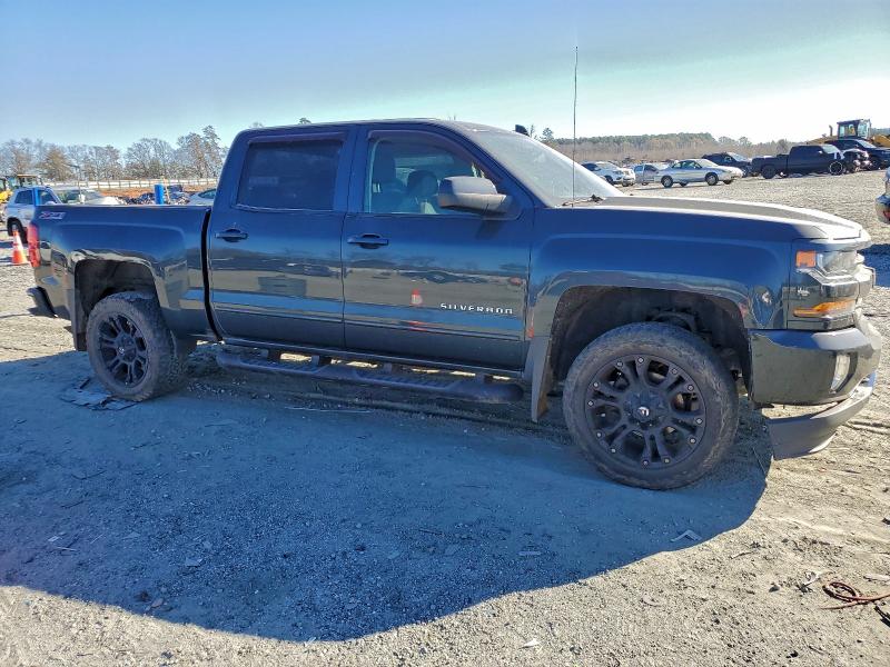 Photo 4 from auction – 2017 CHEVROLET SILVERADO with VIN 3GCUKREC0HG407861