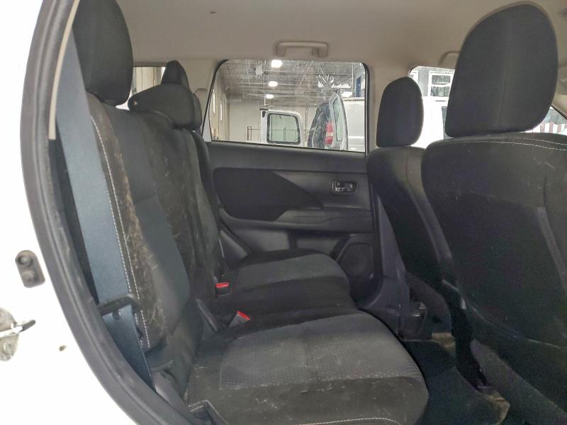 Photo 11 from auction – 2016 MITSUBISHI OUTLANDER with VIN JA4AZ3A32GZ034512