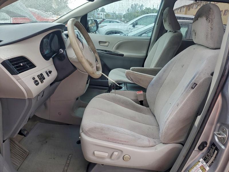 Photo 7 from auction – 2013 TOYOTA SIENNA LE with VIN 5TDKK3DC4DS341381
