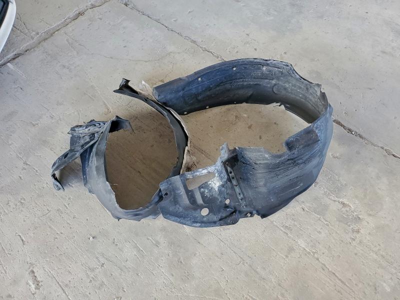 Фото 12 с аукциона – 2016 TOYOTA COROLLA с VIN 2T1BURHE3GC694409