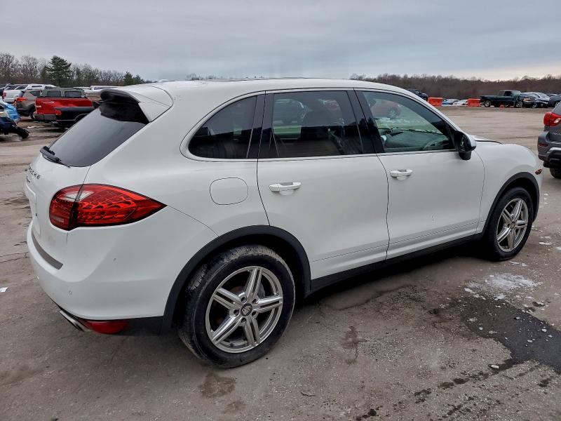 Photo 3 from auction – 2014 PORSCHE CAYENNE with VIN WP1AA2A27ELA09943