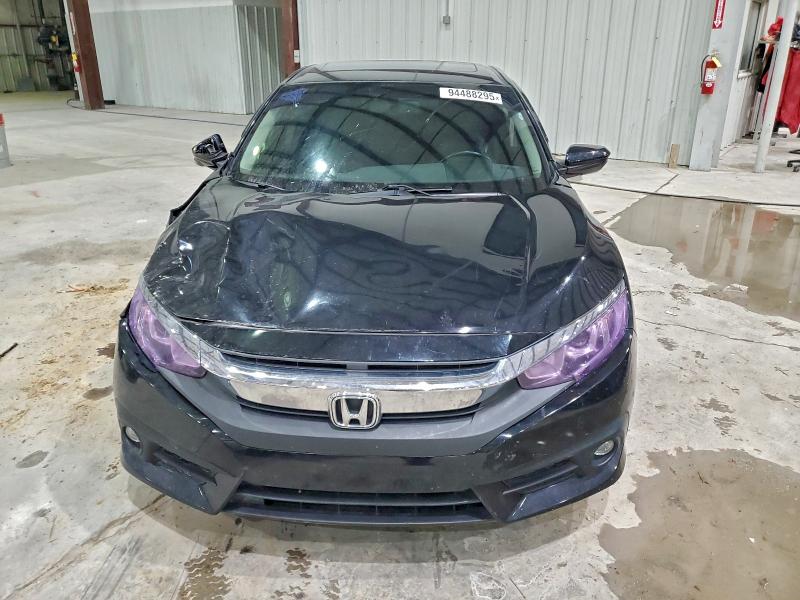 Photo 5 from auction – 2017 HONDA CIVIC EXL with VIN 19XFC1F78HE030393