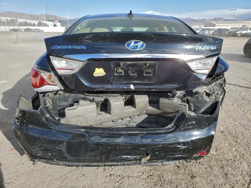 Photo 6 from auction – 2012 HYUNDAI SONATA with VIN KMHEC4A40CA028123