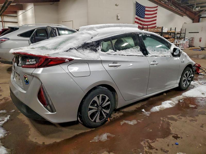 Photo 3 from auction – 2017 TOYOTA PRIUS PRIME with VIN JTDKARFP6H3051432
