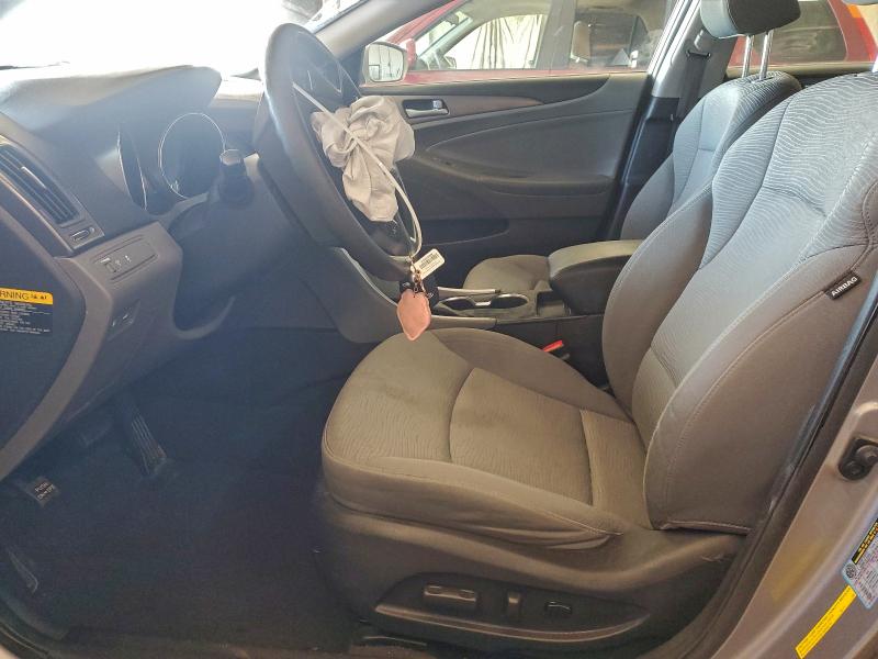 Photo 7 from auction – 2012 HYUNDAI SONATA with VIN KMHEC4A45CA029736