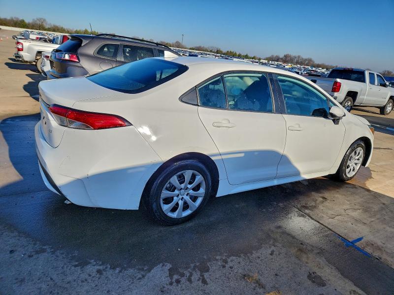 Photo 3 from auction – 2021 TOYOTA COROLLA with VIN 5YFEPMAE2MP241881