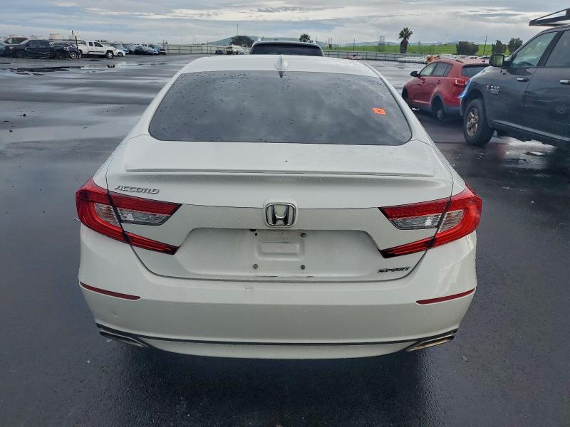 Photo 6 from auction – 2018 HONDA ACCORD with VIN 1HGCV1F30JA215784