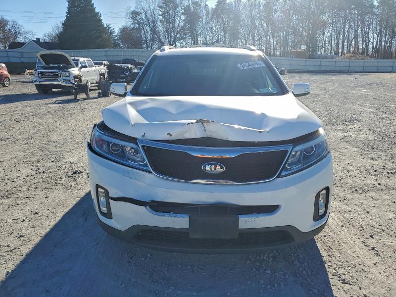 Photo 5 from auction – 2014 KIA SORENTO LX with VIN 5XYKTCA65EG548369
