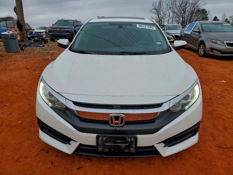Foto 5 de la subasta – 2017 HONDA CIVIC EX con VIN 19XFC2F79HE046530