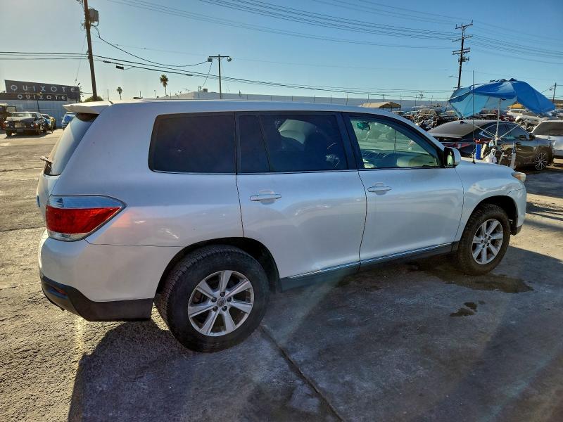 Photo 3 from auction – 2012 TOYOTA HIGHLANDER with VIN 5TDZK3EH3CS089422
