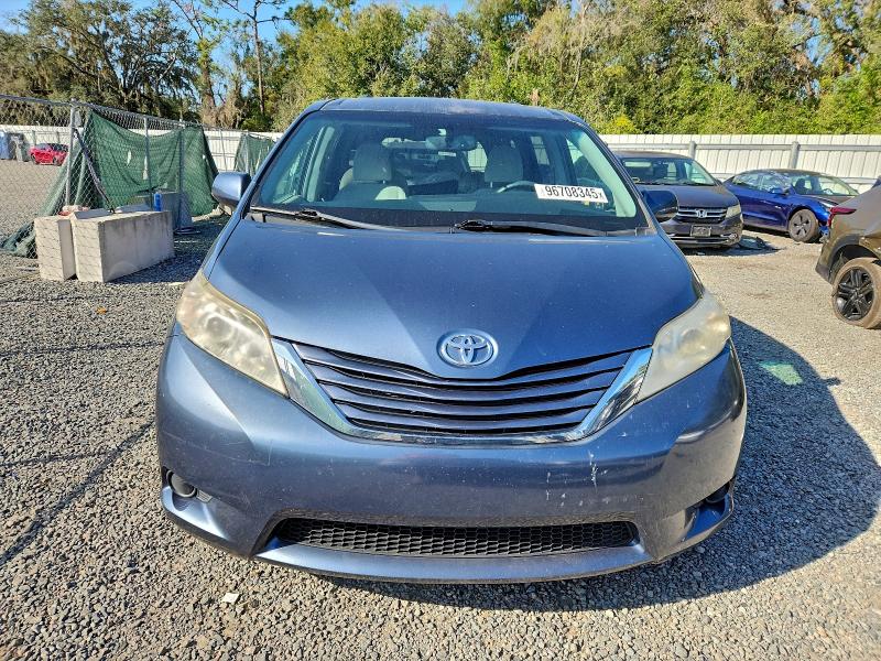 Photo 5 from auction – 2015 TOYOTA SIENNA LE with VIN 5TDKK3DCXFS666474