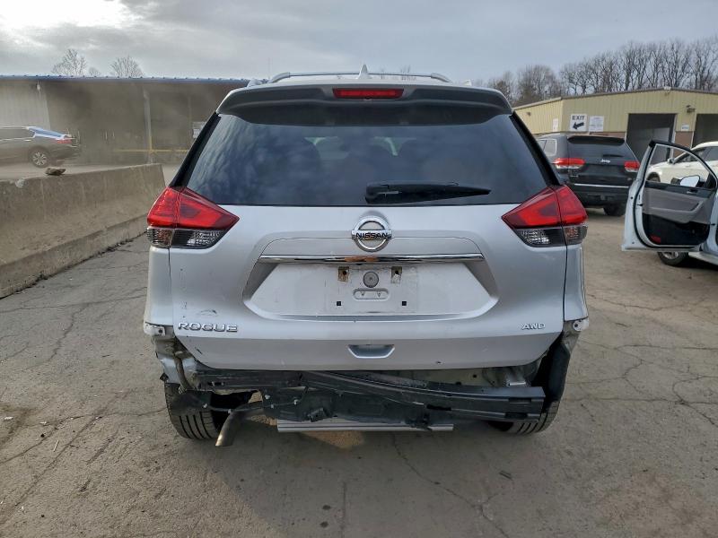 Photo 6 from auction – 2017 NISSAN ROGUE S with VIN 5N1AT2MM5HC810802