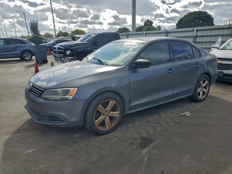Photo 1 from auction – 2014 VOLKSWAGEN JETTA BASE with VIN 3VW1K7AJXEM366595