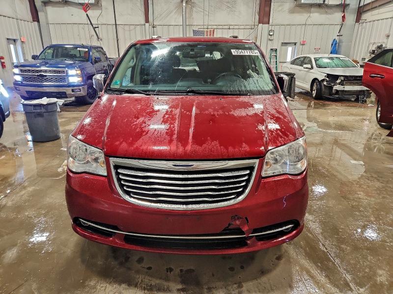 Photo 5 from auction – 2016 CHRYSLER TOWN & COU with VIN 2C4RC1CGXGR149304