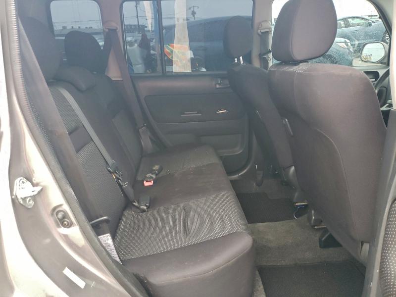 Photo 11 from auction – 2004 TOYOTA SCION XB with VIN JTLKT334440137405