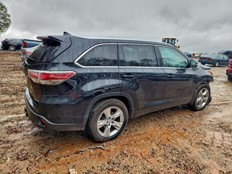 Photo 3 from auction – 2015 TOYOTA HIGHLANDER with VIN 5TDDKRFH5FS174701