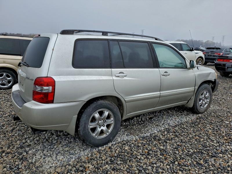 Photo 3 from auction – 2005 TOYOTA HIGHLANDER with VIN JTEGP21A650068447