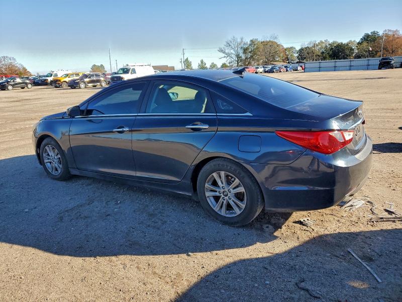 Photo 2 from auction – 2013 HYUNDAI SONATA SE with VIN 5NPEC4AC4DH651900