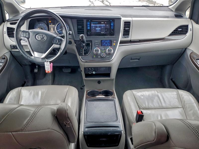Photo 8 from auction – 2016 TOYOTA SIENNA XLE with VIN 5TDDK3DC1GS139580