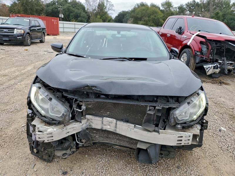 Photo 5 from auction – 2017 HONDA CIVIC LX with VIN 19XFC2F59HE063925
