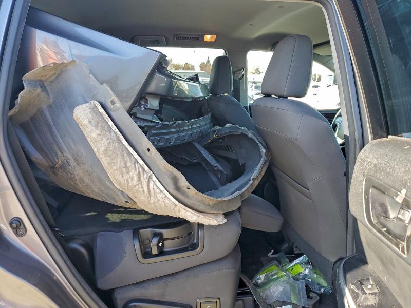 Photo 11 from auction – 2017 TOYOTA HIGHLANDER with VIN 5TDZZRFH5HS199859