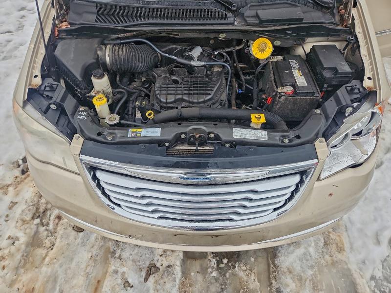 Photo 11 from auction – 2013 CHRYSLER TOWN & COU with VIN 2C4RC1CG0DR770143