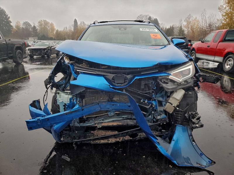 Photo 5 from auction – 2017 TOYOTA RAV4 LIMIT with VIN JTMDFREV9HJ174180