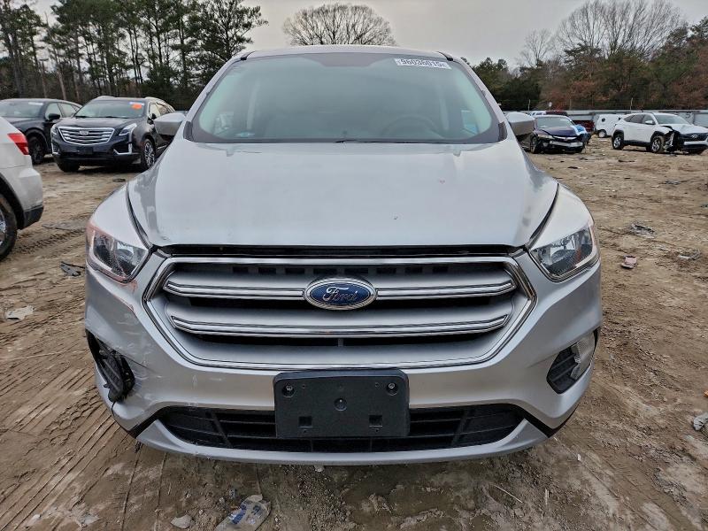 Photo 5 from auction – 2017 FORD ESCAPE SE with VIN 1FMCU0GD3HUC61083