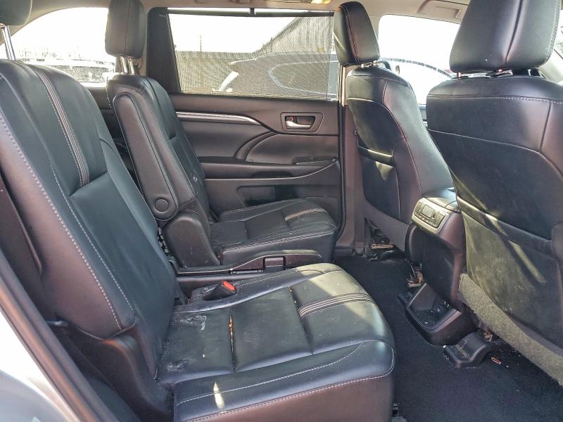 صورة رقم 11 من المزاد - 2017 TOYOTA HIGHLANDER مع VIN 5TDJZRFH3HS364899