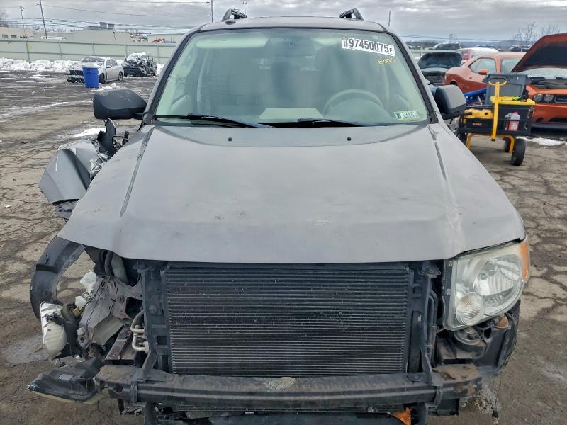 Photo 5 from auction – 2010 FORD ESCAPE XLT with VIN 1FMCU0DG9AKD41620