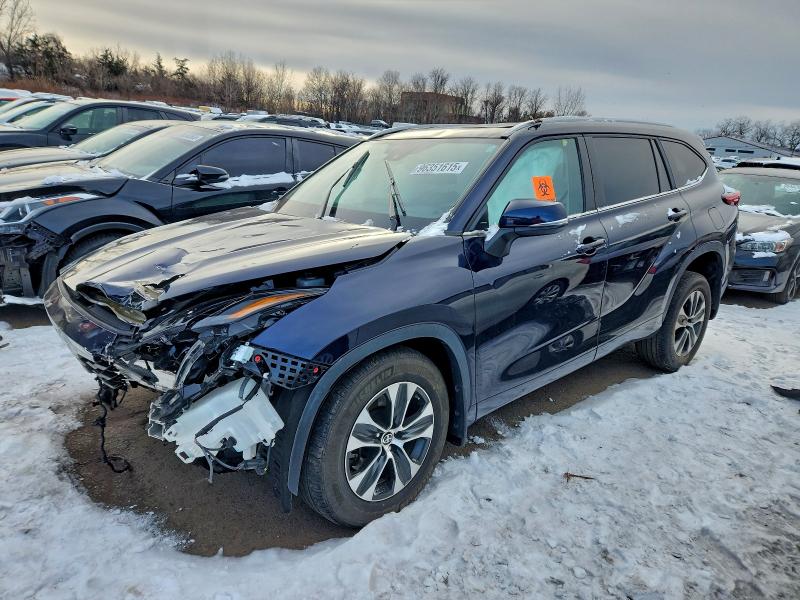 TOYOTA HIGHLANDER 2023 with VIN 5TDKDRBH7PS030091 - Photo from auction