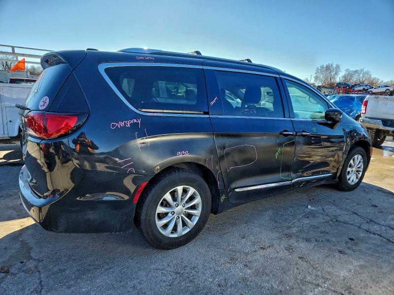 Photo 3 from auction – 2019 CHRYSLER PACIFICA T with VIN 2C4RC1BG0KR625831