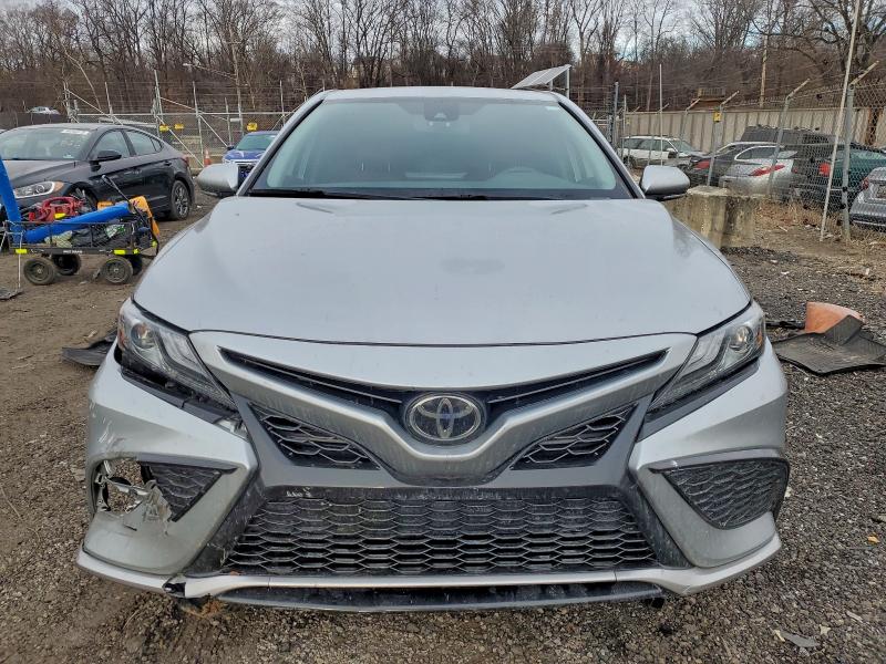 Photo 5 from auction – 2022 TOYOTA CAMRY XSE with VIN 4T1K61AK4NU703271