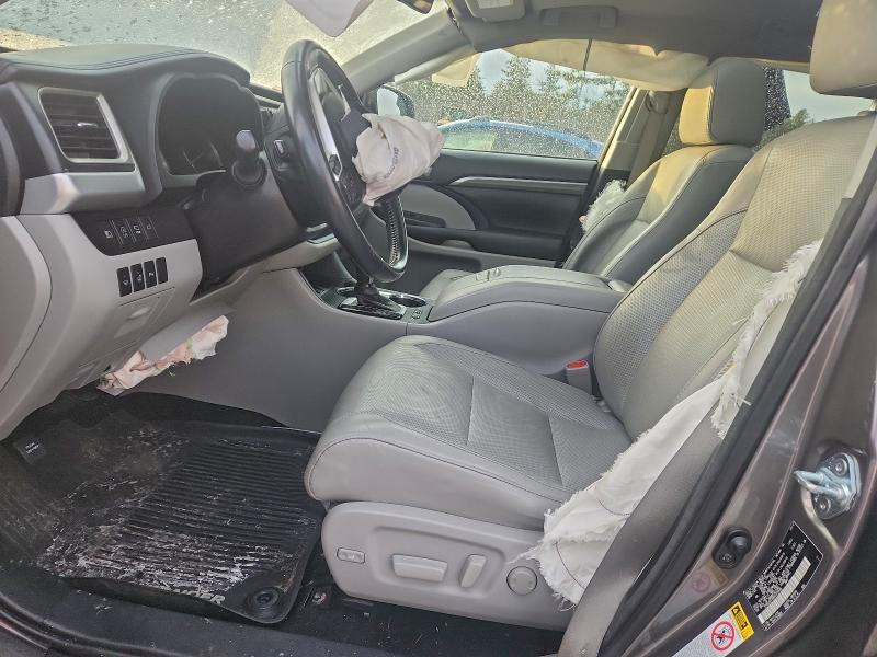 Photo 7 from auction – 2017 TOYOTA HIGHLANDER with VIN 5TDDZRFH9HS378495