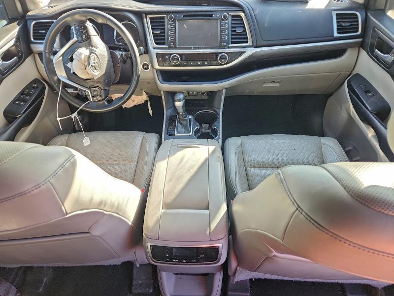 Photo 8 from auction – 2018 TOYOTA HIGHLANDER with VIN 5TDYZRFH2JS239297