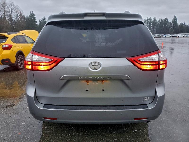 Photo 6 from auction – 2018 TOYOTA SIENNA XLE with VIN 5TDDZ3DC3JS196429