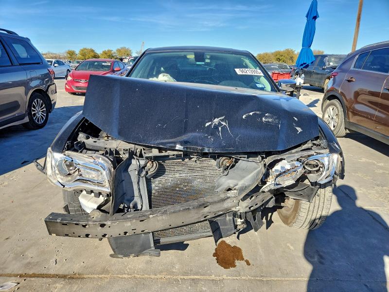 Photo 5 from auction – 2016 CHRYSLER 300C with VIN 2C3CCAEG2GH342527