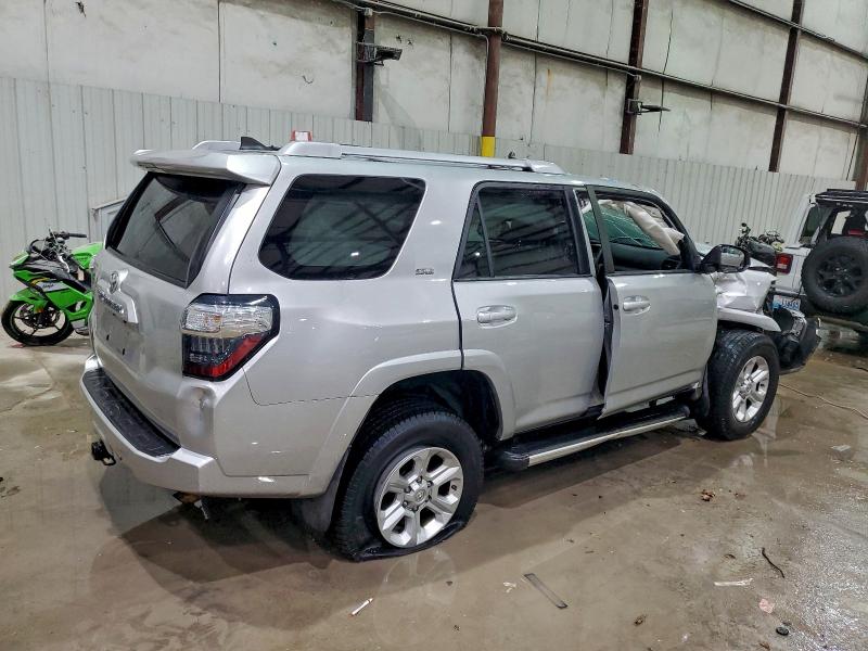 Photo 3 from auction – 2016 TOYOTA 4RUNNER SR with VIN JTEBU5JR5G5338204