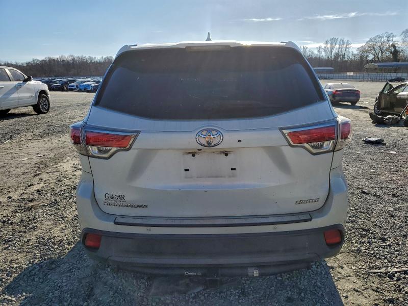 Photo 6 from auction – 2016 TOYOTA HIGHLANDER with VIN 5TDYKRFH6GS160731