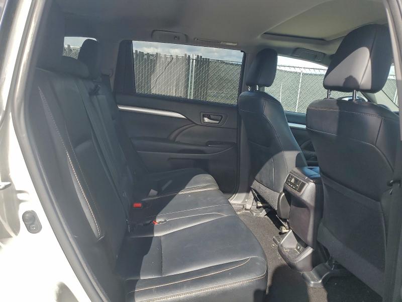 Photo 11 from auction – 2015 TOYOTA HIGHLANDER with VIN 5TDKKRFHXFS048101