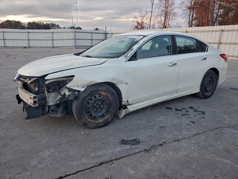 NISSAN ALTIMA 2.5 2017 with VIN 1N4AL3AP9HC125152 - Photo from auction