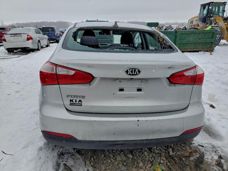 Photo 6 from auction – 2016 KIA FORTE LX with VIN KNAFX4A60G5550177
